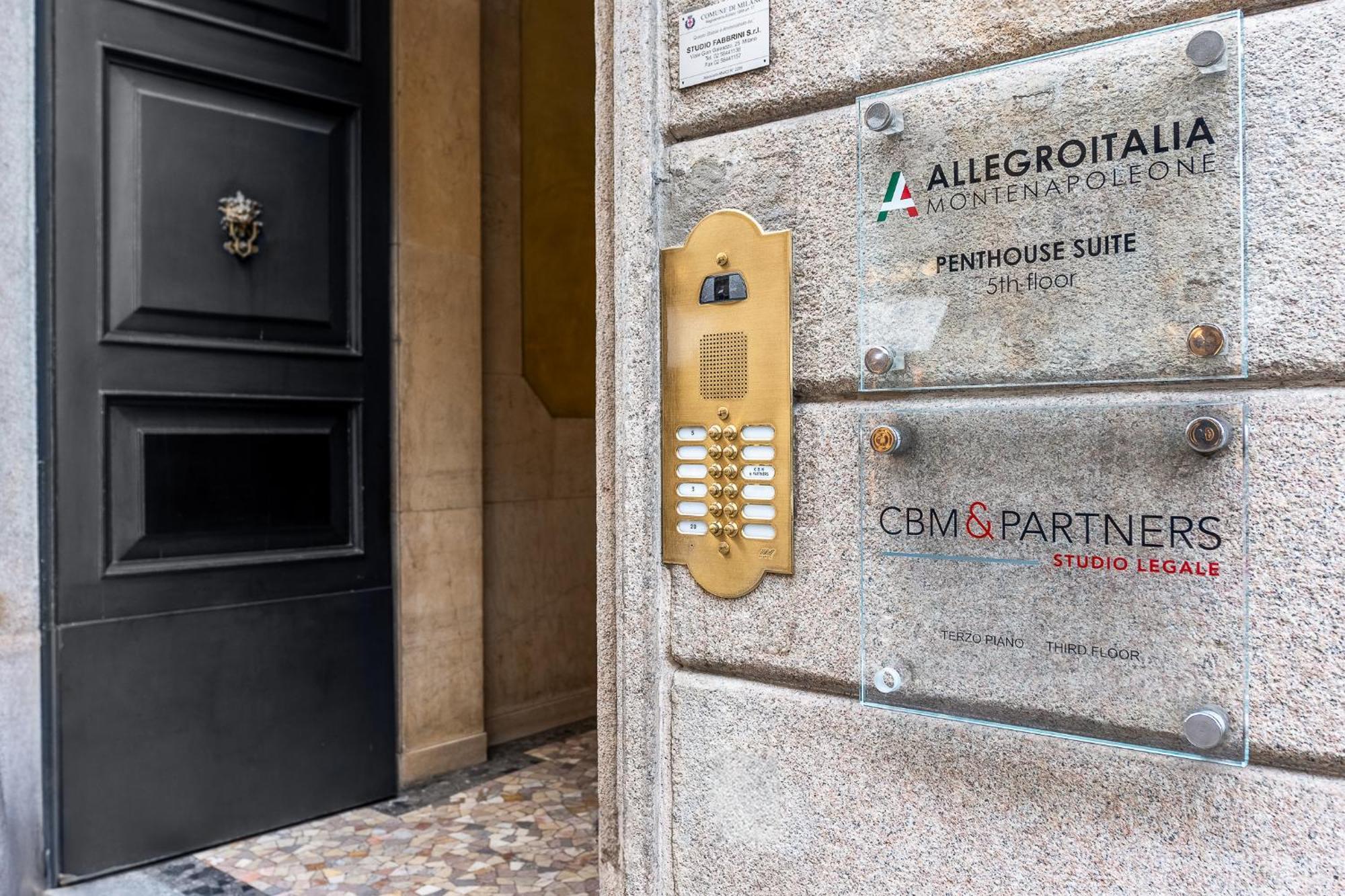 Allegroitalia Penthouse Montenapoleone Milan Luaran gambar